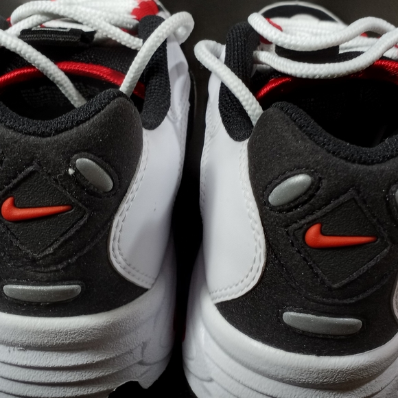 Nike Air Max Triax [CD2053-105] Men Casual - Picture 10 of 10